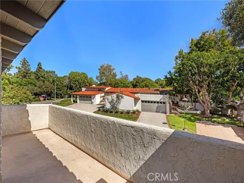 558  Vista Flora  , Newport Beach, CA