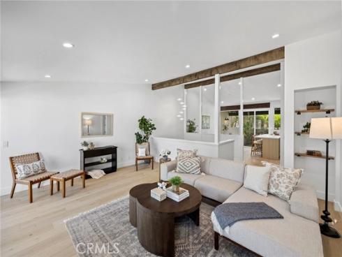 558  Vista Flora  , Newport Beach, CA