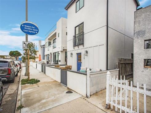 215  32nd   Street, Newport Beach, CA