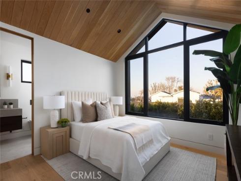 2100  Windward Ln  , Newport Beach, CA