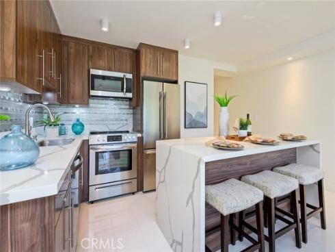 100  Scholz  205  Plaza, Newport Beach, CA