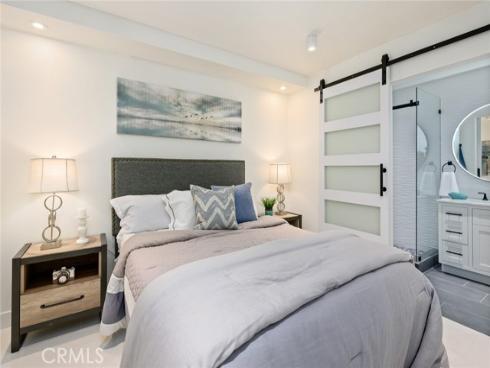 100  Scholz  205  Plaza, Newport Beach, CA