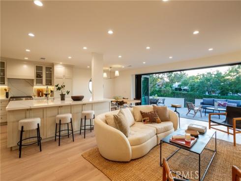 412  Vista Grande  , Newport Beach, CA