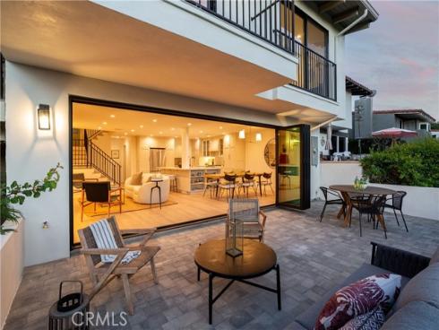 412  Vista Grande  , Newport Beach, CA