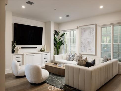 8  Gleneagles   Drive, Newport Beach, CA