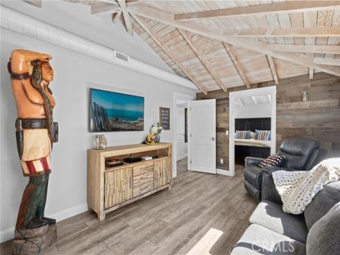 126  Collins  , Newport Beach, CA