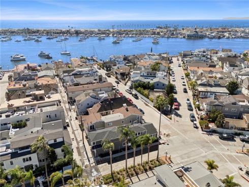 126  Collins  , Newport Beach, CA