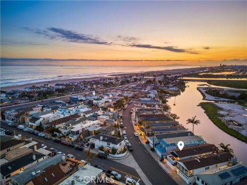 231  Canal  , Newport Beach, CA