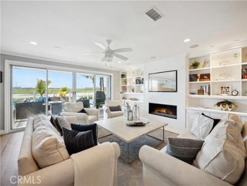 231  Canal  , Newport Beach, CA