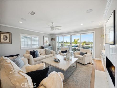 231  Canal  , Newport Beach, CA