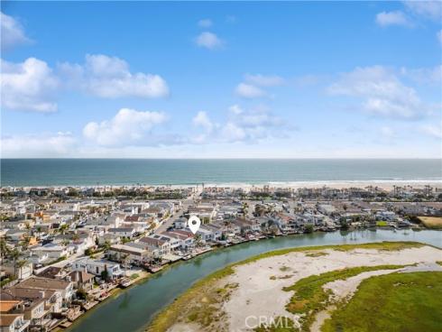 231  Canal  , Newport Beach, CA