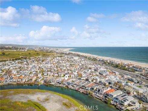 231  Canal  , Newport Beach, CA