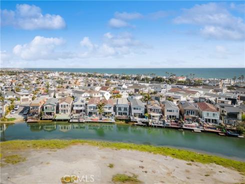 231  Canal  , Newport Beach, CA