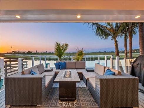 231  Canal  , Newport Beach, CA