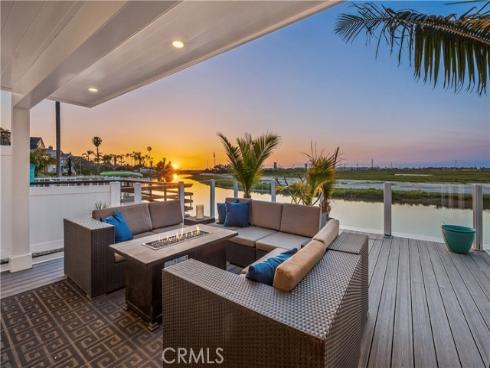 231  Canal  , Newport Beach, CA