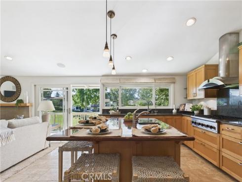 519  Vista Flora  , Newport Beach, CA