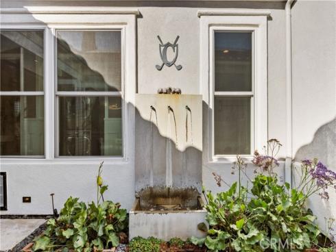 58  Victoria  , Newport Beach, CA