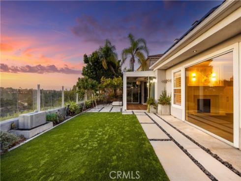 58  Victoria  , Newport Beach, CA