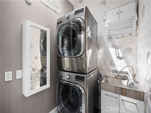 58  Victoria  , Newport Beach, CA