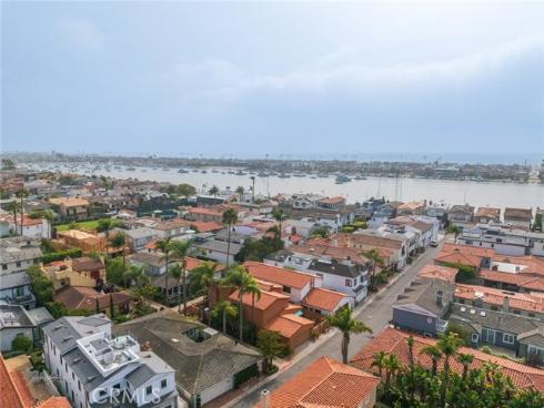 124  Via Quito  , Newport Beach, CA