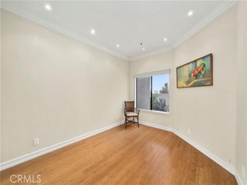 200  Paris  111  Lane, Newport Beach, CA