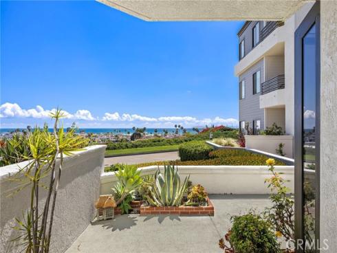 200  Paris  111  Lane, Newport Beach, CA