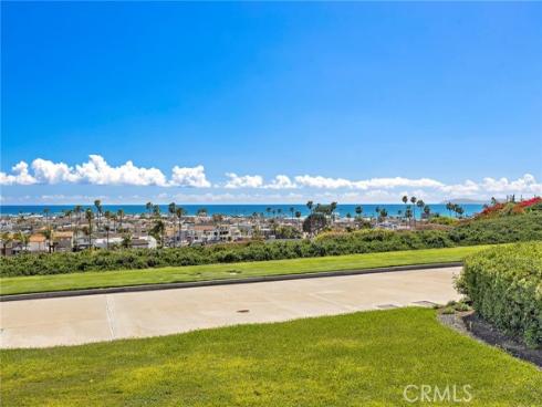 200  Paris  111  Lane, Newport Beach, CA