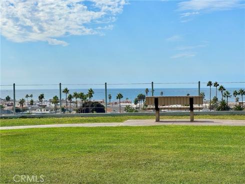 200  Paris  111  Lane, Newport Beach, CA