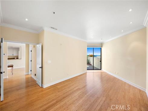 200  Paris  111  Lane, Newport Beach, CA