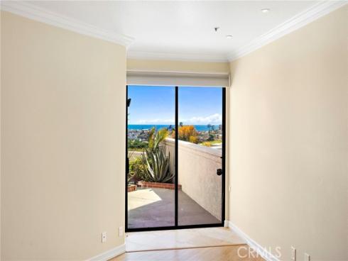 200  Paris  111  Lane, Newport Beach, CA