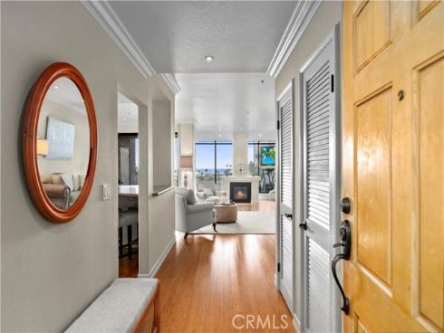 200  Paris  111  Lane, Newport Beach, CA