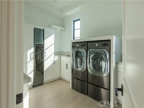 600  Powell Place  , Newport Beach, CA