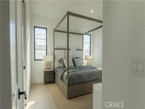 600  Powell Place  , Newport Beach, CA