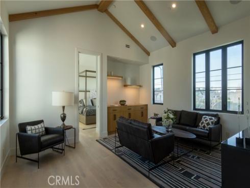 600  Powell Place  , Newport Beach, CA