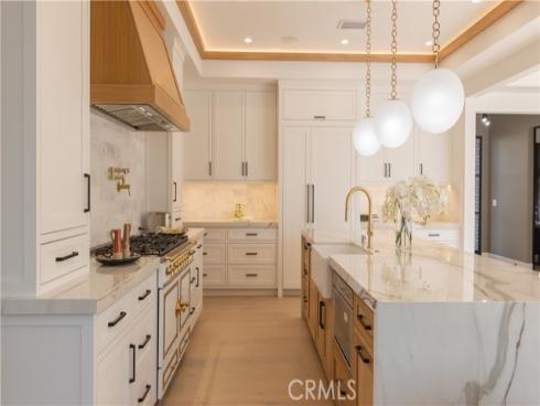 600  Powell Place  , Newport Beach, CA