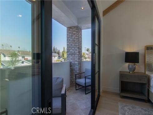 600  Powell Place  , Newport Beach, CA