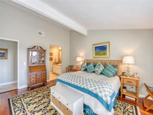 2134  Vista Entrada  , Newport Beach, CA