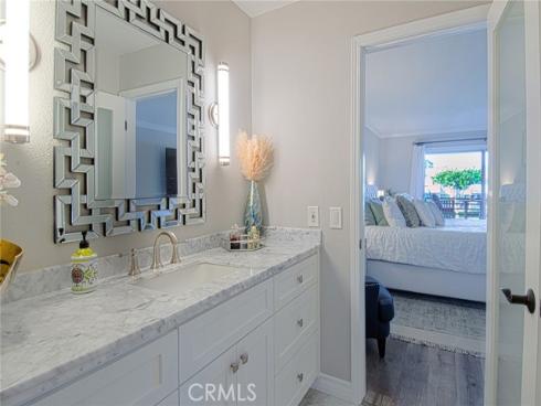 220  Nice  215  Lane, Newport Beach, CA