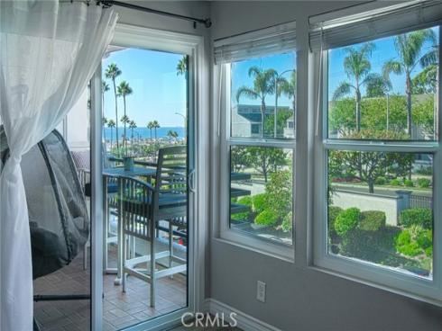 220  Nice  215  Lane, Newport Beach, CA