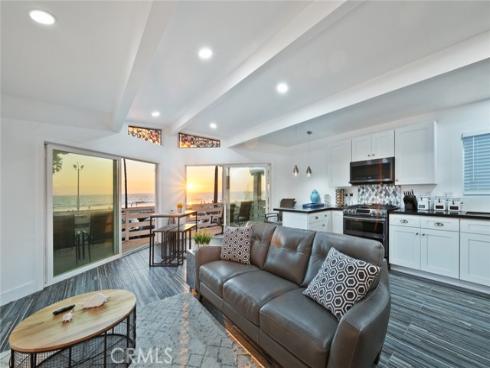 2212 W Oceanfront  , Newport Beach, CA