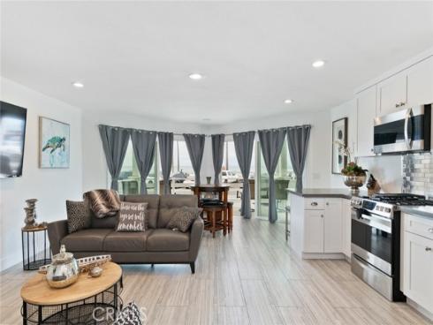 2212 W Oceanfront  , Newport Beach, CA