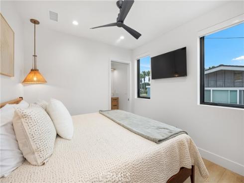 128  39th  , Newport Beach, CA