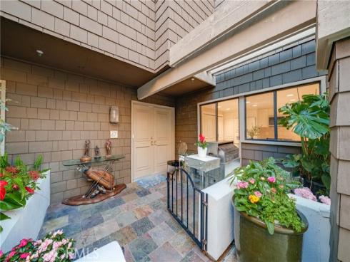 67  Sea Island   Drive, Newport Beach, CA