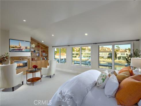 8  Linda Isle  , Newport Beach, CA