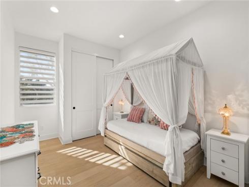 2127  Cresta  , Newport Beach, CA