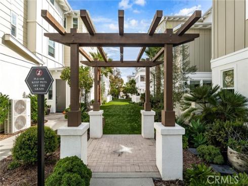 2127  Cresta  , Newport Beach, CA