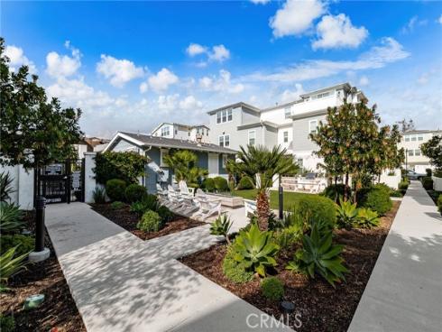 2127  Cresta  , Newport Beach, CA