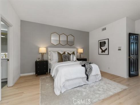 26  Coventry  25 , Newport Beach, CA