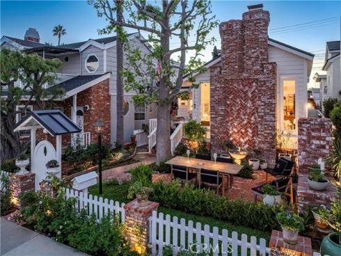 209  Diamond  , Newport Beach, CA