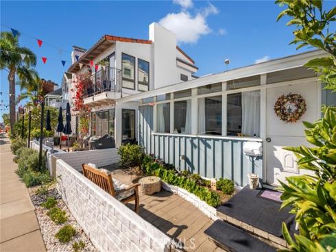 315  Sapphire  , Newport Beach, CA